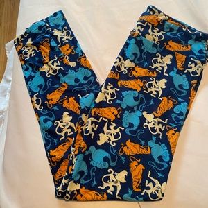 Lularoe Aladdin leggings TC